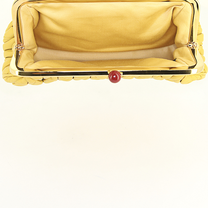 Pochette Miu Miu Matelassé in pelle trapuntata gialla - Detail D2