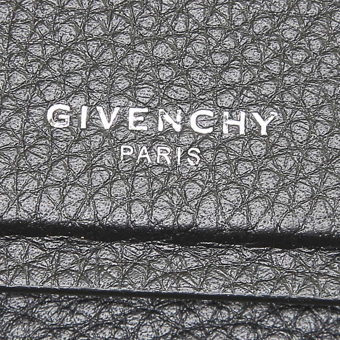 Givenchy Horizon small model shoulder bag in black grained leather - Detail D3