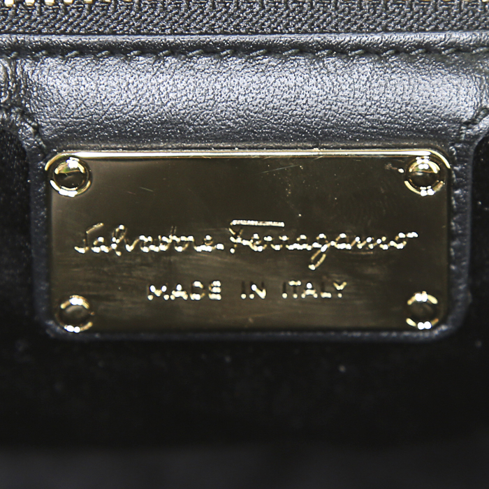 Sac bandoulière Salvatore Ferragamo Fiamma petit modèle en perle bicolore noire et dorée et cuir noir - Detail D4