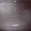 Chanel Timeless Maxi jumbo shoulder bag in black quilted leather - Detail D5 thumbnail