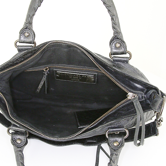 Borsa Balenciaga First modello piccolo in pelle iridescente nera - Detail D3