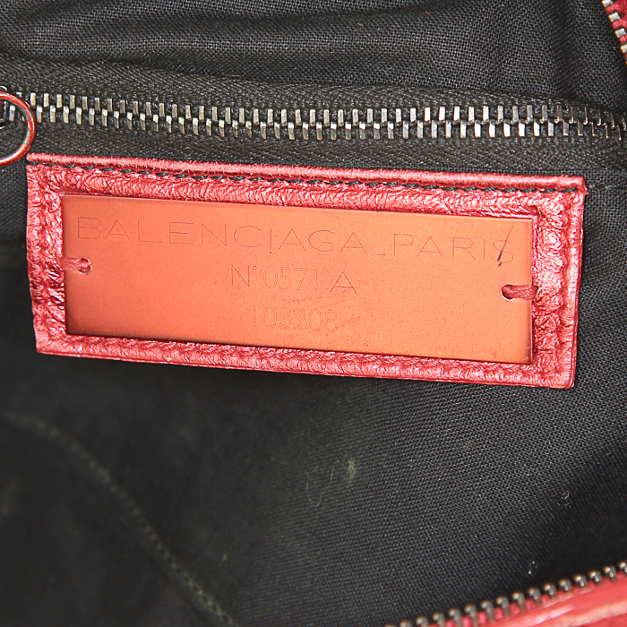 Sac à main Balenciaga First en cuir rouge-métallisé - Detail D3