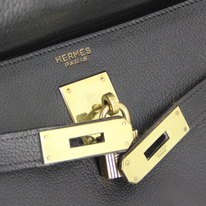 Sac à main Hermes Kelly 32 cm en cuir Fjord noir - Detail D4
