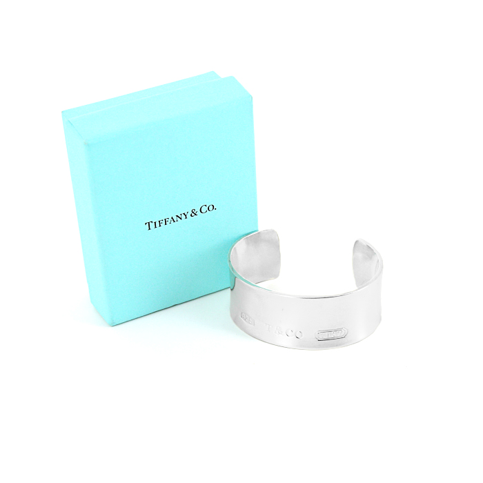 Rigid open Tiffany & Co 1837 cuff bracelet in silver - Detail D2