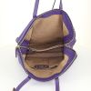 Bolso de mano Fendi Selleria en cuero granulado violeta - Detail D2 thumbnail