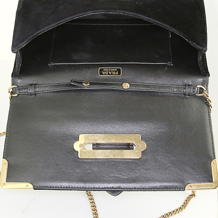 Sac bandoulière Prada Cahier en velours noir - Detail D2