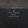 Bolso de mano Louis Vuitton Twist en cuero negro - Detail D4 thumbnail