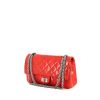 Bolso de mano Chanel 2.55 en charol acolchado rojo - 00pp thumbnail