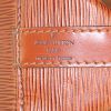 Louis Vuitton petit Noé small model handbag in brown epi leather - Detail D3 thumbnail