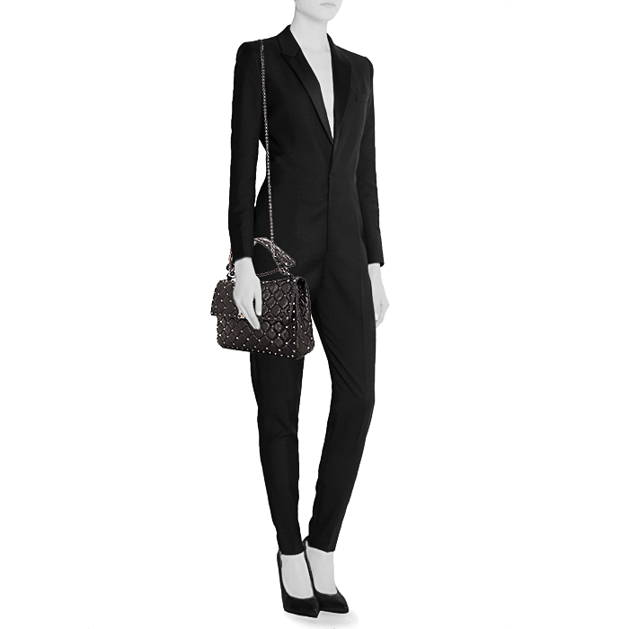 Valentino Garavani Rockstud handbag in black quilted leather - Detail D1