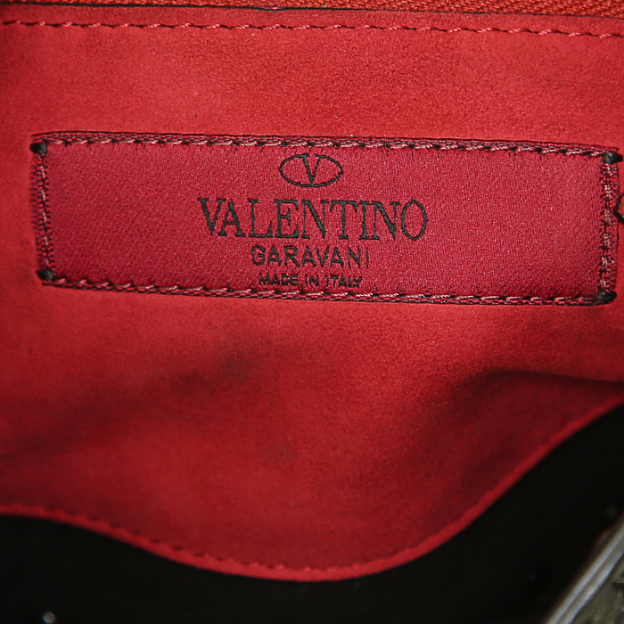 Bolso de mano Valentino Garavani Rockstud en cuero acolchado negro - Detail D3