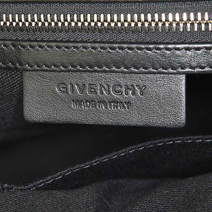 Givenchy Nightingale small model handbag in black leather - Detail D3