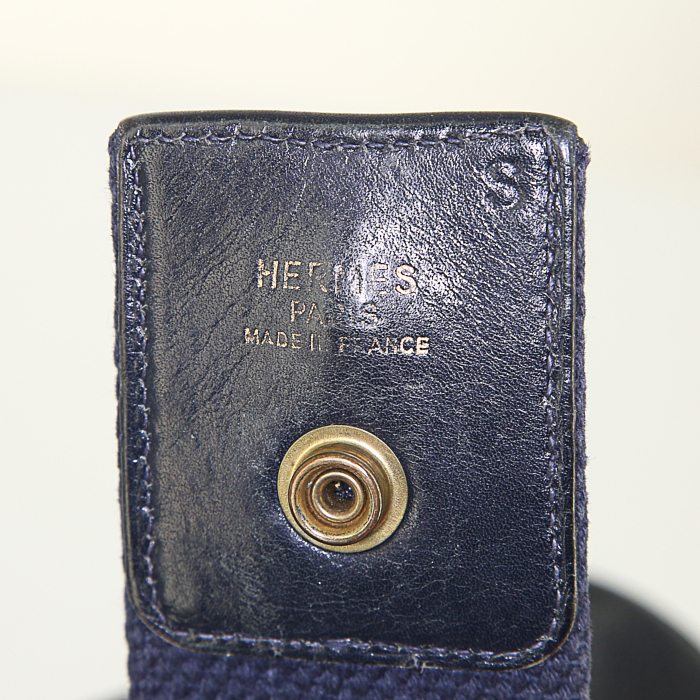 Hermès Tsako handbag in navy blue leather - Detail D3