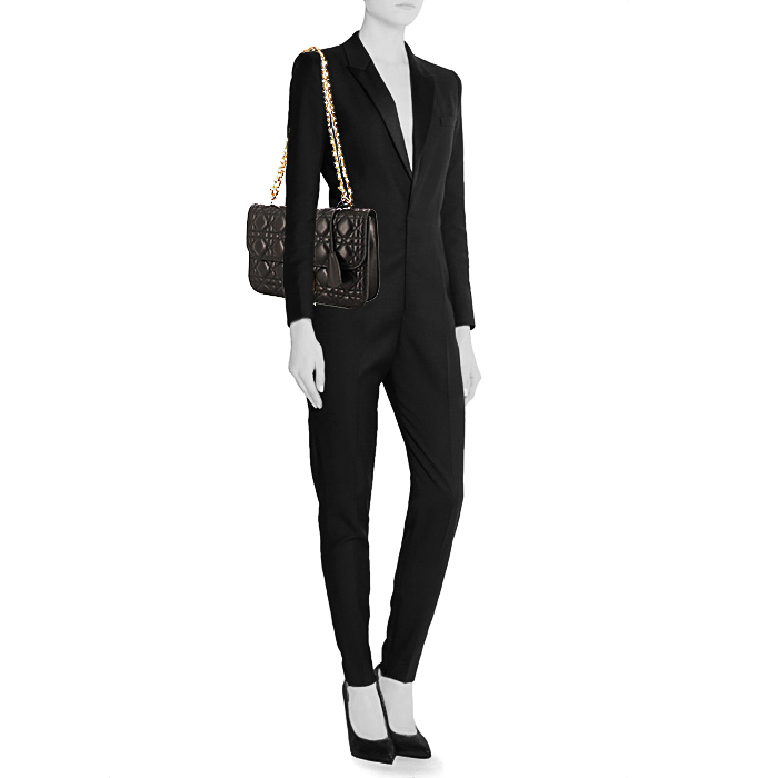 Bolso bandolera Dior Dioraddict en cuero cannage negro - Detail D1