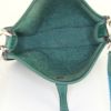 Bolso bandolera Hermès Mini Evelyne en cuero togo verde - Detail D2 thumbnail