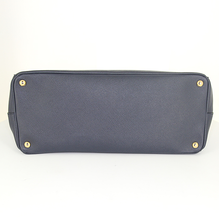 Bolso de mano Prada Galleria modelo grande en cuero saffiano azul marino - Detail D4