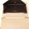 Bolso de mano Chanel Mademoiselle en cuero acolchado beige - Detail D2 thumbnail