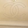 Bolso de mano Chanel Mademoiselle en cuero acolchado beige - Detail D3 thumbnail