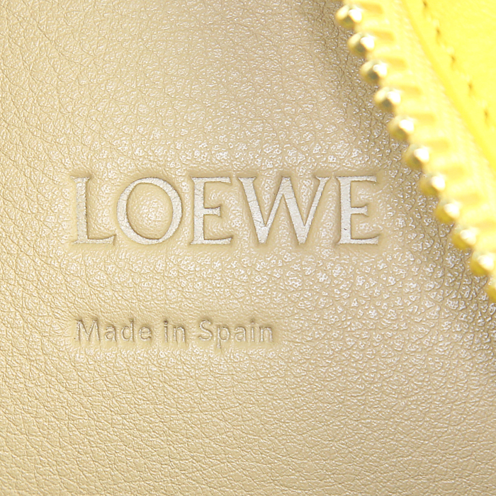 Sac à dos Loewe en daim beige et cuir jaune - Detail D3