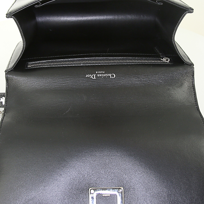 Sac bandoulière Dior Diorama en cuir noir - Detail D3