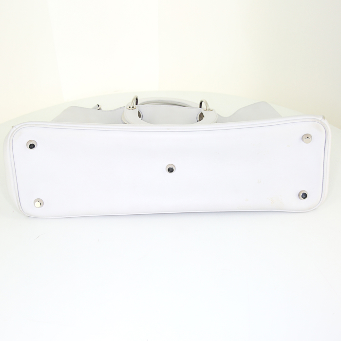 Dior Diorissimo handbag in white leather - Detail D5