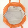 Hermes Victoria handbag in orange togo leather - Detail D2 thumbnail