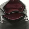Bolso bandolera Chanel en cuero acolchado negro - Detail D3 thumbnail