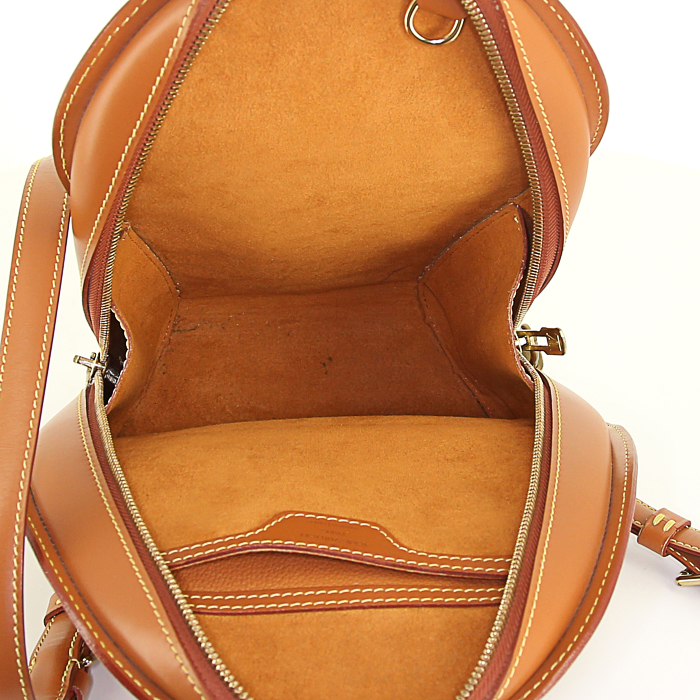 Sac à dos Louis Vuitton Mabillon en cuir épi marron - Detail D2