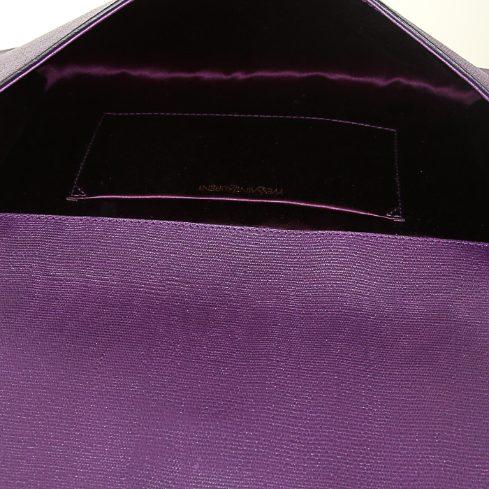 Bolsito de mano Yves Saint Laurent Chyc en cuero violeta - Detail D2