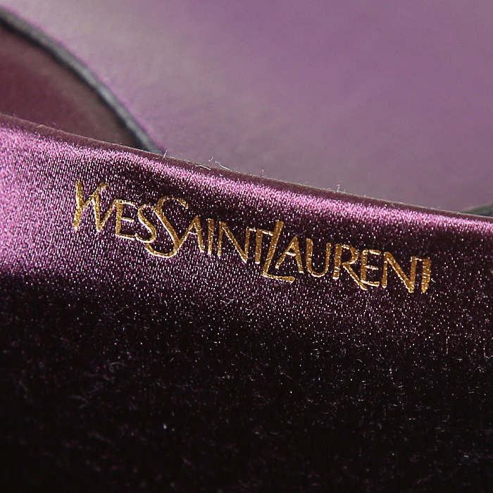 Yves Saint Laurent Chyc pouch in purple leather - Detail D3