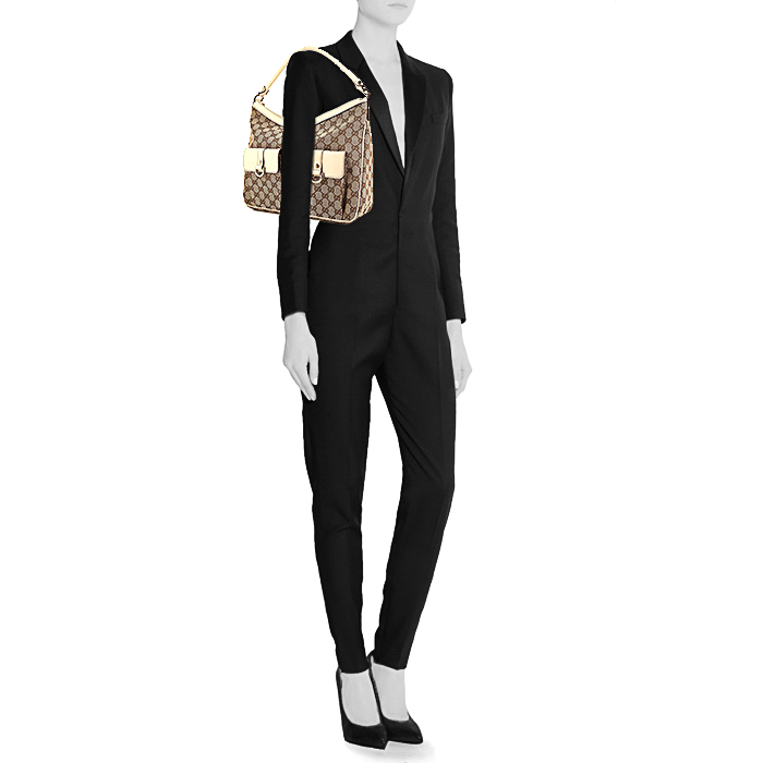 Gucci Abbey bag worn on the shoulder or carried in the hand in beige monogram canvas and cream color leather - Detail D1