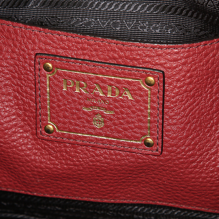 Prada Vitello handbag in leather - Detail D4