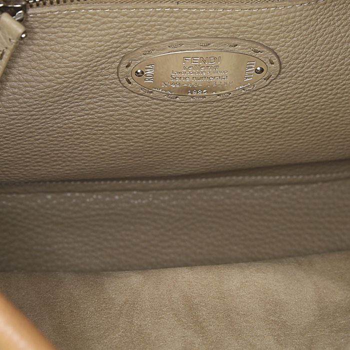 Borsa Fendi Peekaboo Selleria modello grande in pelle martellata marrone - Detail D3