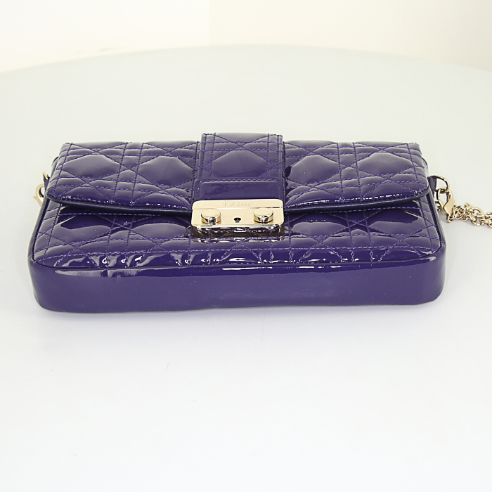 Dior Miss Dior handbag in purple patent quilted leather - Detail D4