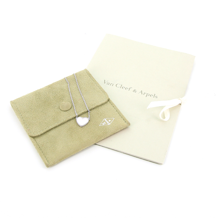 Collier Van Cleef
Arpels Lucky Alhambra en or blanc et nacre blanche - Detail D2