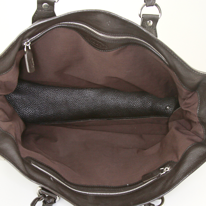 Bolso de mano Tod's en cuero granulado marrón oscuro - Detail D2