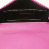 Bolsito de mano Saint Laurent Belle de Jour en charol rosa - Detail D2 thumbnail