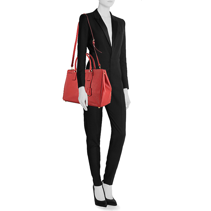 Prada Galleria large model handbag in red leather saffiano - Detail D1