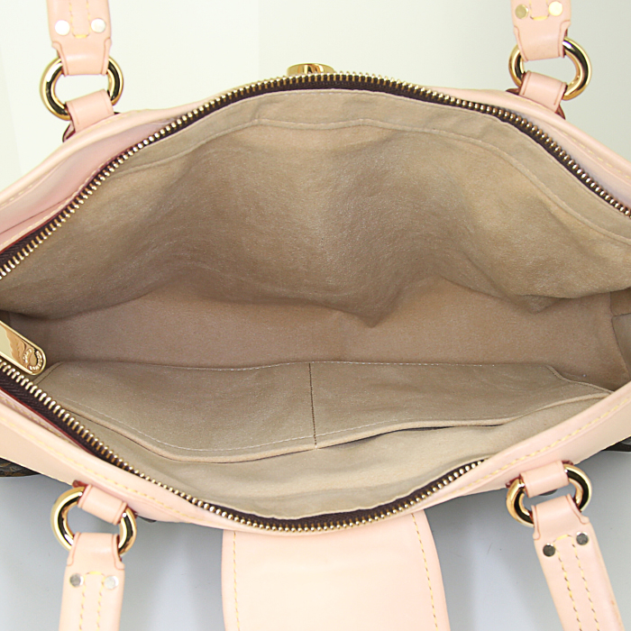 Bolso para llevar al hombro o en la mano Louis Vuitton Boétie modelo mediano en lona Monogram revestida y cuero natural - Detail D2