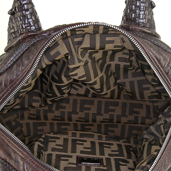 Sac à main Fendi Spy petit modèle en cuir marron - Detail D2