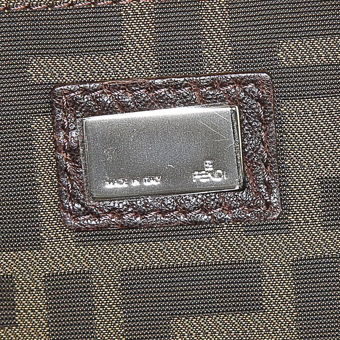 Bolso de mano Fendi Spy modelo pequeño en cuero marrón - Detail D3