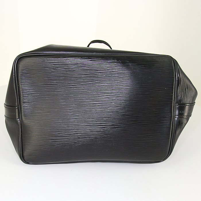 Louis Vuitton petit Noé small model handbag in black epi leather - Detail D4