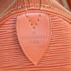 Bolso de mano Louis Vuitton Speedy 25 cm en cuero Epi marrón - Detail D3 thumbnail