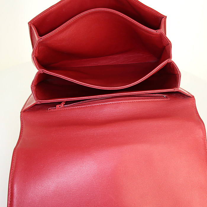 Louis Vuitton Opéra bag worn on the shoulder or carried in the hand in red leather and red epi leather - Detail D3