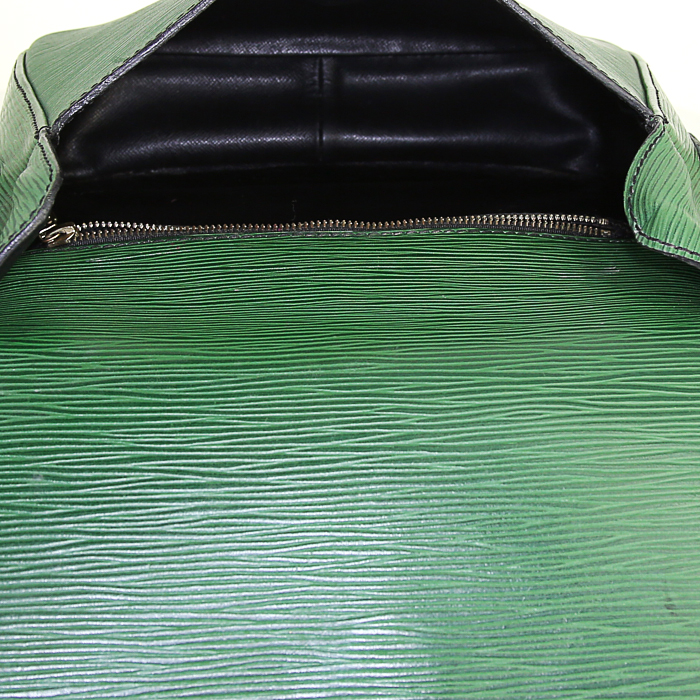 Bolso bandolera Louis Vuitton Saint Cloud en cuero Epi Vert Anglais - Detail D2