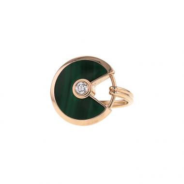 Anello Cartier Amulette modello grande in oro rosa,  malaquita e diamante
