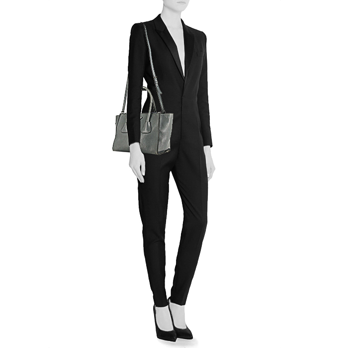 Prada Twin Zip shoulder bag in grey blue leather - Detail D2