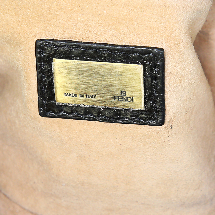 Sac à main Fendi Baguette en cuir noir - Detail D3