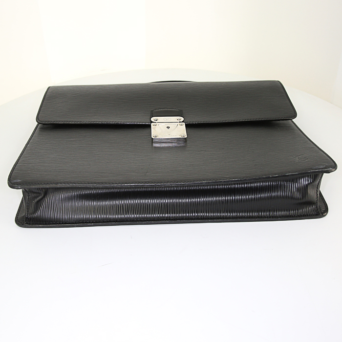 Louis Vuitton Laguito briefcase in black epi leather - Detail D4