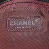 Sac bandoulière Chanel Editions Limitées en cuir matelassé chevrons noir - Detail D4 thumbnail